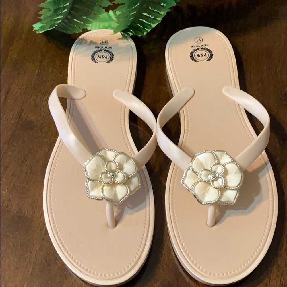 Flip Flops - Picture 3 of 8